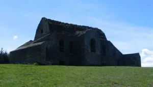 El Hell Fire Club: Culto al Abismo en Mount Pelier
